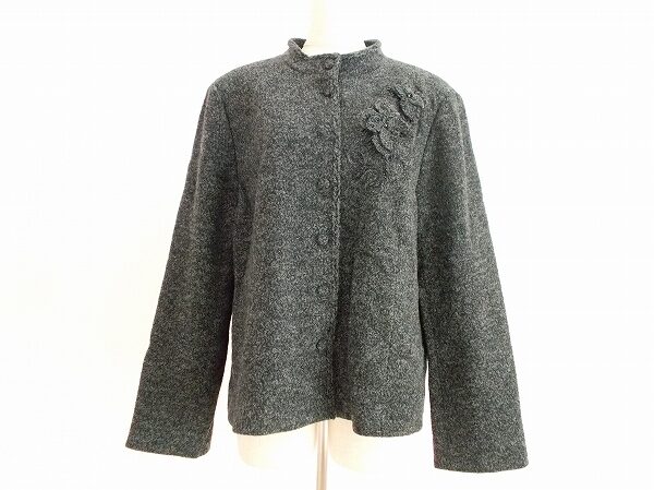 レリアンよりノーカラージャケットを買取させて頂きました