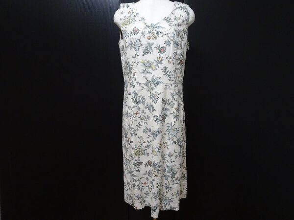 ロイヤルレディになれる｜ローラアシュレイのワンピースを買取しました