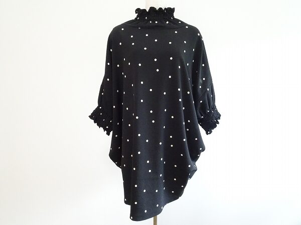 余裕あるドット柄が素敵｜詩仙堂のワンピースを買取しました