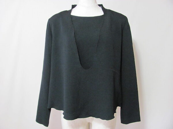 重ね着風で正装っぽくなる｜詩仙堂のカットソーを買取しました