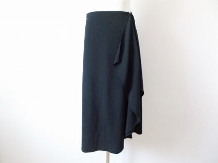 アシンメトリーなデザインに魅了｜詩仙堂のスカートを買取しました