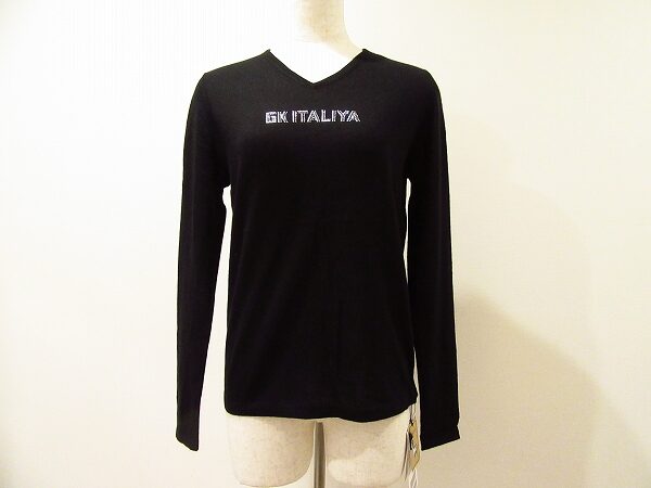 シンプルなロゴが素敵｜伊太利屋のセーターを買取しました