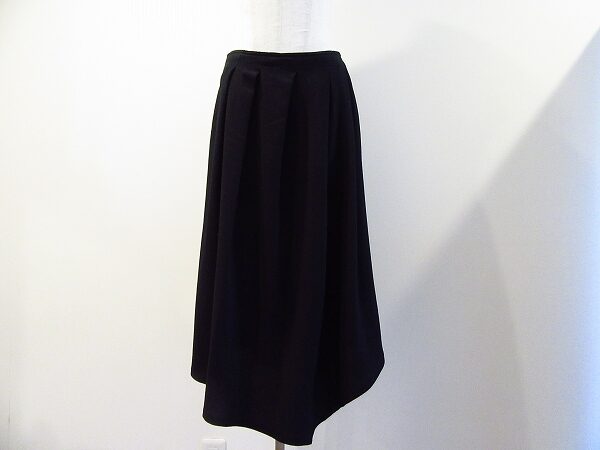 定番のデザインが嬉しい｜詩仙堂のスカートを買取しました