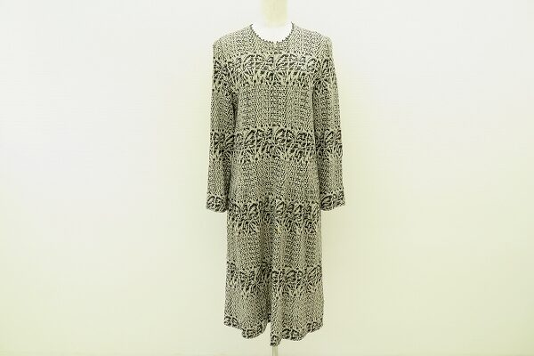 ニットでもこんなに上品｜斉藤都世子のワンピースを買取しました