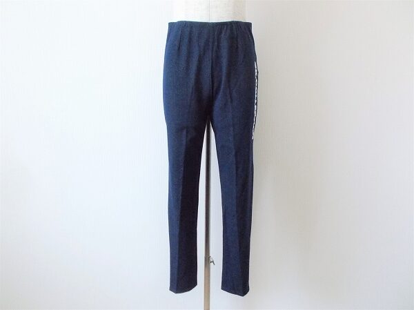 スタイリッシュに決まる｜伊太利屋のパンツを買取しました