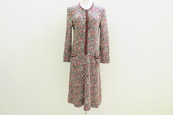 フロントファスナーは便利｜斉藤都世子のワンピースを買取しました