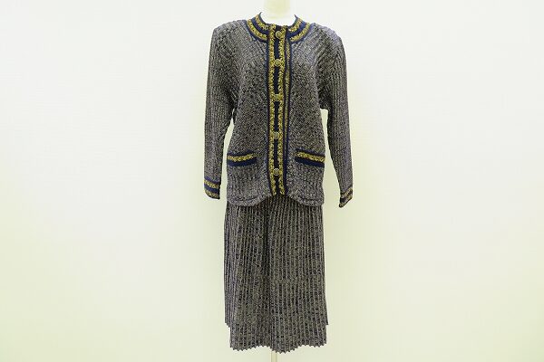 上級な雰囲気漂う｜斉藤都世子のスカートスーツを買取しました