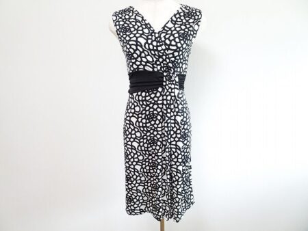 変わった柄がチャーミング フィフィーユパリのワンピースを買取しました