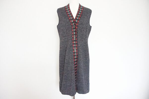 シンプルなシャツにもぴったり|斉藤都世子のジレを買取しました