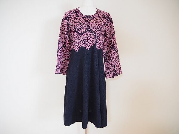 黒×ピンク×ラメの贅沢さが魅力|斉藤都世子のワンピースを買取しました