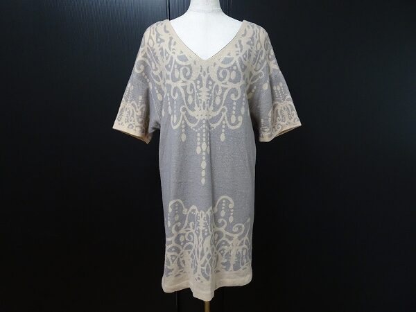 シャンデリアのような絵柄が豪華 グレースコンチネンタルのワンピースを買取しました