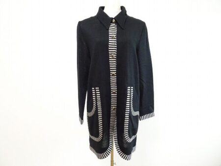 モノトーンなロングジャケットを買取！斎藤都世子