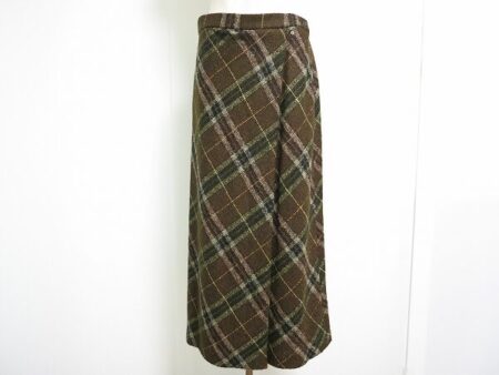 どこかホッとするようなチェックにきゅん！アイグナーのスカートを買取しました