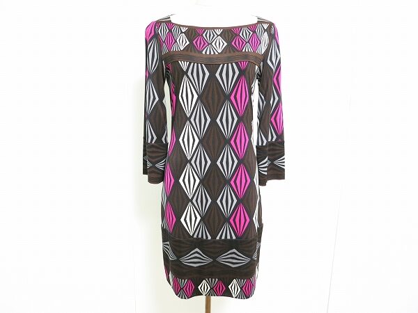 クラシカルな雰囲気を感じる ダイアンフォンファステンバーグのワンピース