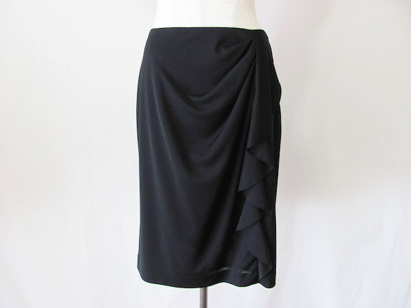 ドレープで華やかになる クリスセリーンのスカートを買取しました