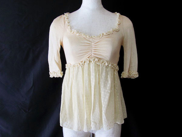 愛らしさと品の良さが良いバランスです ブルマリンのカットソーを買取しました