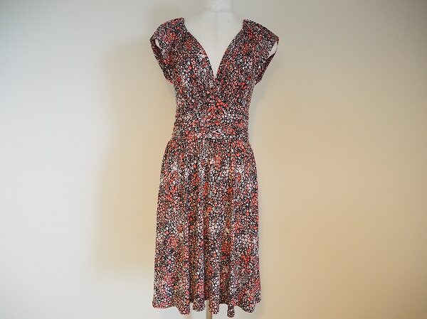 品のある柄に包まれる エジェリのワンピースを買取しました