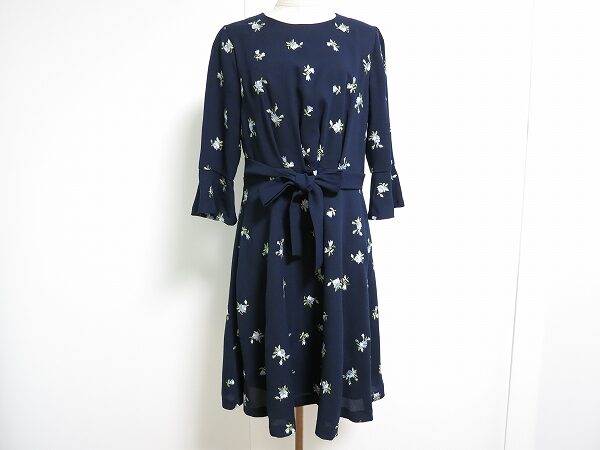 バックジップで艶っぽさを演出 ギャラリービスコンティのワンピースを買取しました