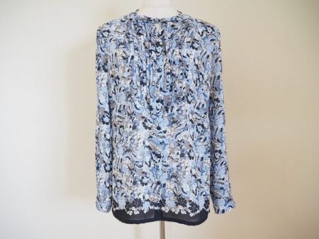 マーブル調の花柄が鮮やか レリアンのブラウスを買取しました