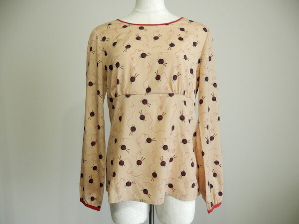 落ち着いたピンクベージュがグッド！ローラアシュレイのカットソーを買取しました