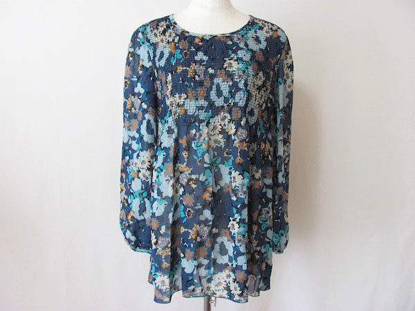 落ち着いた花柄が印象的!レリアンのチュニックを買取しました