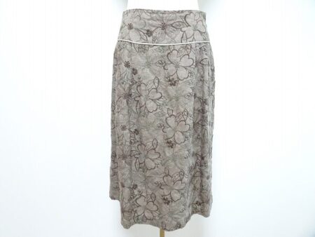 ほどよいブラウンが上品 スキャパのスカートを買取しました