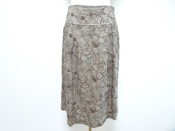 ほどよいブラウンが上品 スキャパのスカートを買取しました