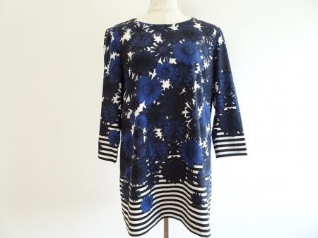 散りばめられたお花が素敵 レリアンのカットソーを買取しました