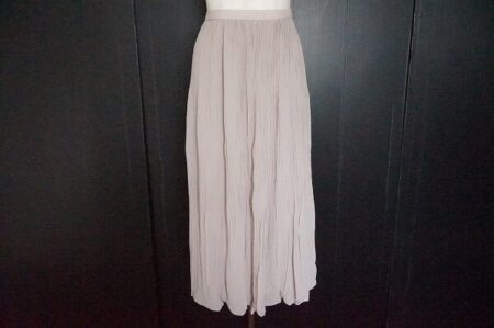 柔らかいベージュにリラックス レリアンのスカートを買取しました
