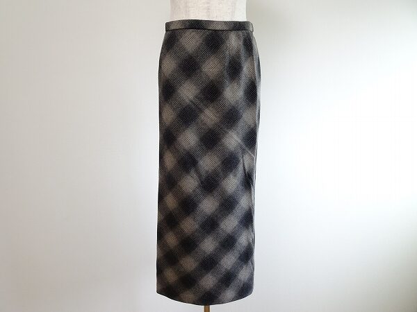 レトロなチェックに魅了される！レリアンのロングスカートを買取しました