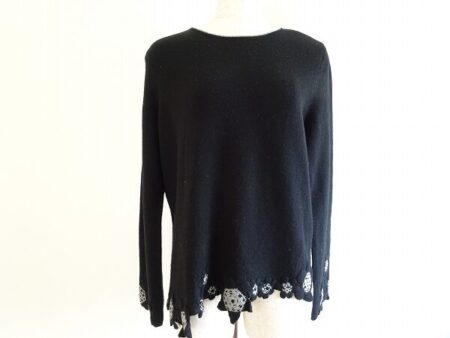 裾のお花で可愛らしく レリアンのニットを買取しました