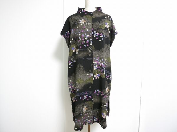 桜柄が上品 詩仙堂のワンピースを買取しました