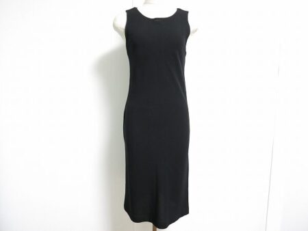 シンプルさの中にあるおしゃれ ダナキャランのワンピースを買取しました