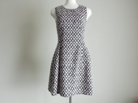 モノトーンな風合いに引き込まれる ピンコのワンピースを買取しました