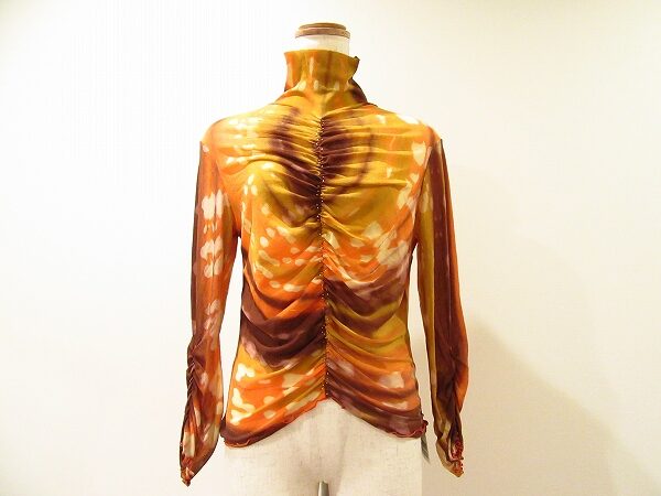 色合いがゴージャスな伊太利屋のカットソーを買取しました