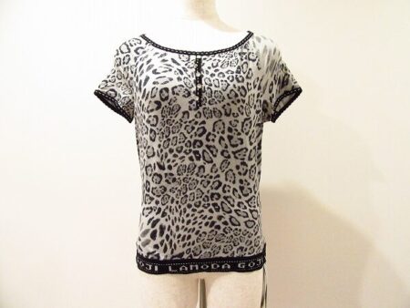 ラメ具合が煌びやかさを引き立てる｜伊太利屋のトップスを買取しました