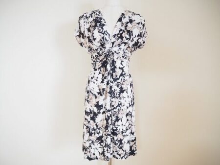 ダークと華やかさの絶妙バランス フィフィーユパリのワンピースを買取しました