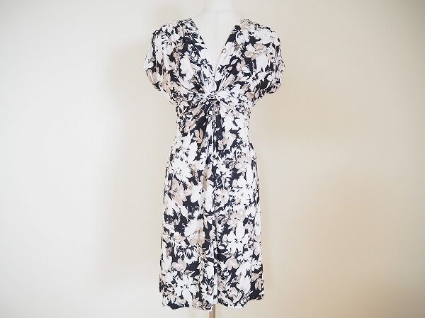 ダークと華やかさの絶妙バランス フィフィーユパリのワンピースを買取しました