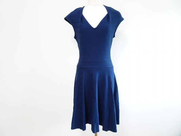 首回りが綺麗に見える エジェリのワンピースを買取しました