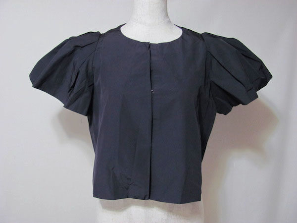 シンプル×可愛い×上品の三拍子が揃った アイアムアイのカットソーを買取しました