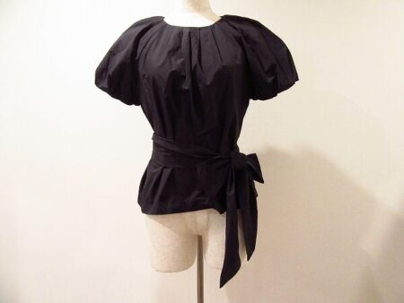 ボリューム感のあるお袖がゴージャスなアイアムアイ インファクトのシャツブラウスを買取しました