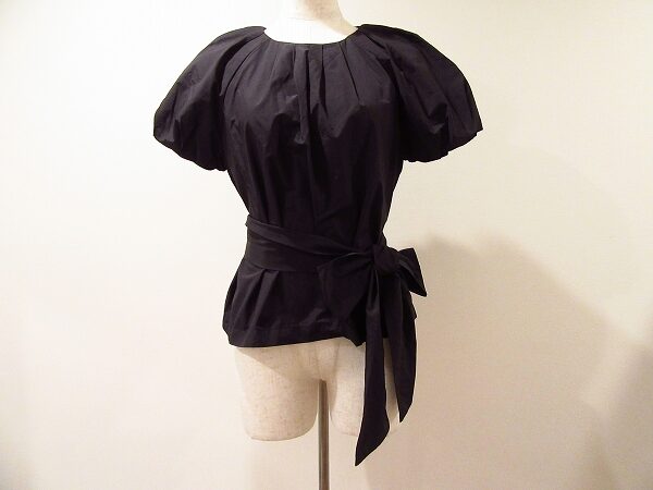 ボリューム感のあるお袖がゴージャスなアイアムアイ インファクトのシャツブラウスを買取しました