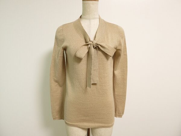 胸元リボンが可愛い アマカのニットを買取しました