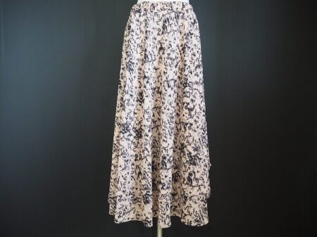 落ちつきと華やかなバランスが絶妙 セドリックシャルリエのスカートを買取しました