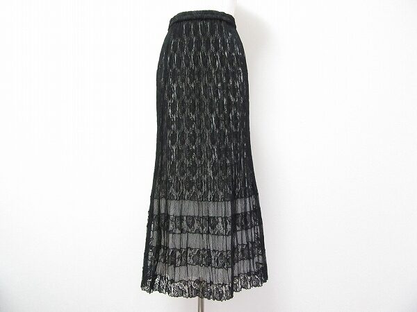 レースの広がり具合が綺麗な洋服屋のスカートを買取しました