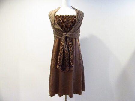 上品女性を作り上げられる アペーナのワンピースを買取しました