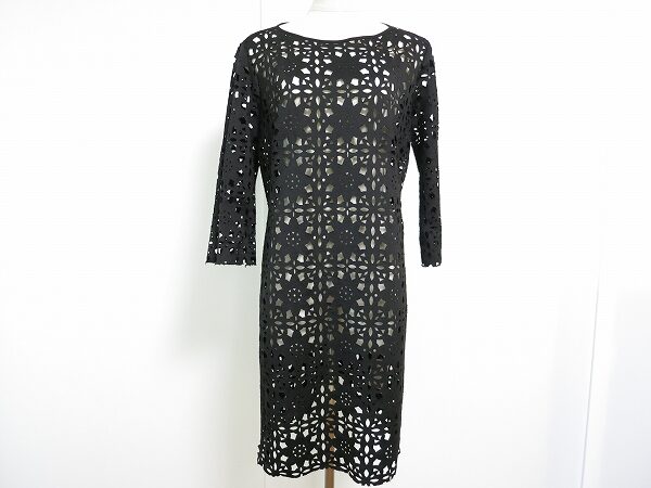 カットワークがお洒落なコッカパーニの黒ワンピースを買取させて頂きました