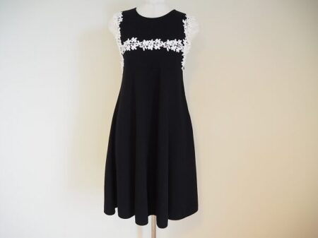 どこか華やかさを感じる ジャンバティスタヴァリのワンピースを買取しました