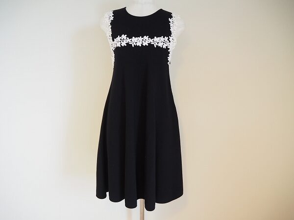 どこか華やかさを感じる ジャンバティスタヴァリのワンピースを買取しました