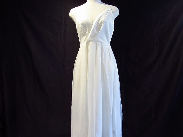 ウエディングドレスのように繊細なバースデーバッシュのワンピースを買取しました